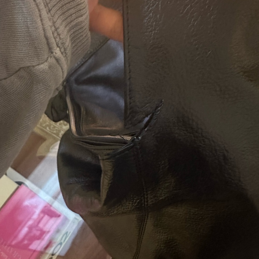 Brand new Paloma Wool bag 
Small rip on the side that can be repaired. - Picture 3 of 3